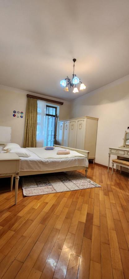 Gelahouse Aparthotel Batumi Exterior photo